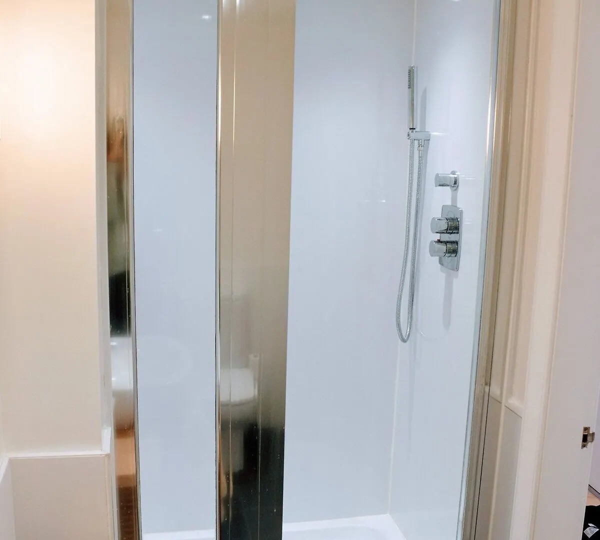 2 Bedroom Penthouse Apartment On Royal Mile 에든버러